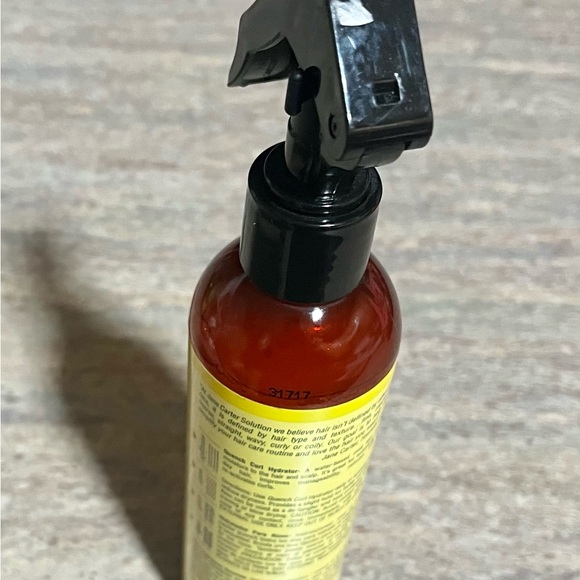 Bundle of Jane Carter quench curl hydrator, b total edge wax & tie dye headband - Picture 9 of 16